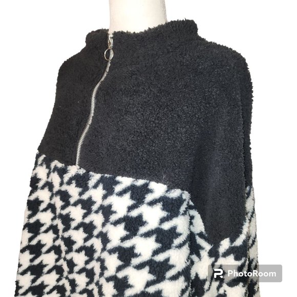 #059. NWT Black and White Check Pullover Sweater-Como Blu - Picture 2 of 5